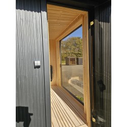 Stor udendørs sauna HYG-GE CUBE L340 cm med Harvia Spirit el-ovn